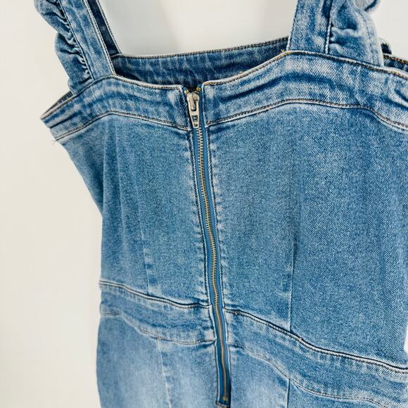 Blank NYC Denim Overalls Women’s Size 29 Blue Wide Leg Cropped Jumpsuit Raw Hem - Picture 8 of 11